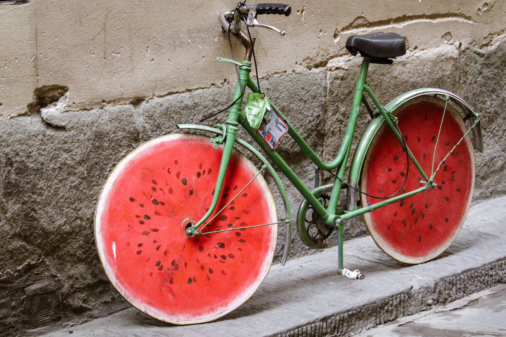 Melon bike by Nick Fewings (Unsplash)